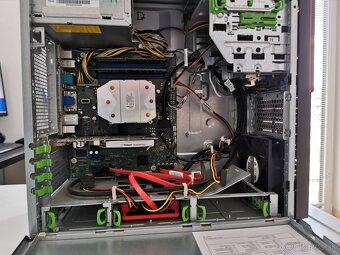 Predam Fujitsu Celsius W530 Workstation s Windows 8 - 4