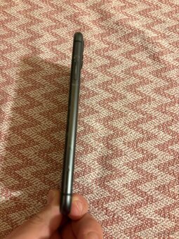 Telefón IPhone 11 - 4