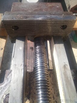 Strojný zverák otocny 80 kg - 4