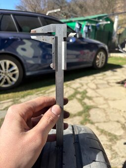 Dunlop sport maxx 245/45 R18 - 4