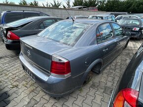 Lacno rozpredám Opel Vectra 2002-2008 na náhradné diely - 4