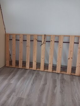 Predám posteľ s veľkým úložným priestorom - 4