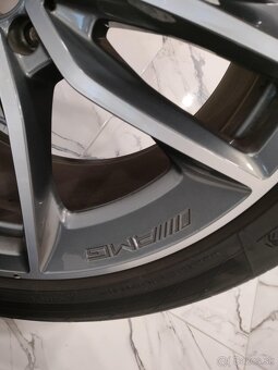 4ks alu disky r22 orig. AMG 5x112 r22 pneu + snimače tlaku - 4