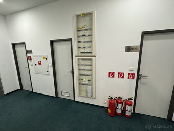 Prenájom kancelárskeho priestoru 225 m² na ulici Galvaniho v - 4