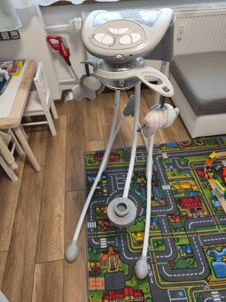 Elektrická hojdačka Ingenuity s kolotočom - 4