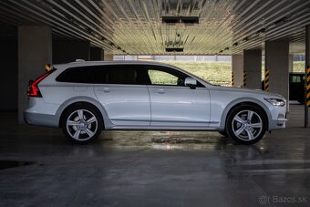 Volvo V90 2.0 D5 AWD Drive-E Ocean Race Auto - 4