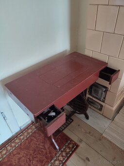 Predám starožitný šijací stroj Minerva - 4