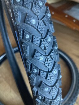 Schwalbe zimné plášťe s hrotmi 20x1.6 - 4