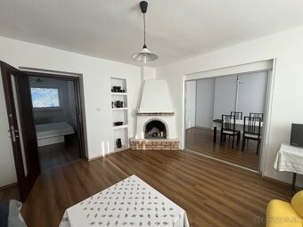 Prenajim 2-izboveho bytu v centre Nitra pri parku - 4