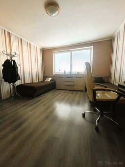 Pekný a veľký 3 izb. byt s loggiou, sídl.Vinohrady, Levice - 4