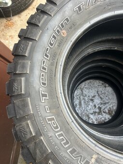 Bf Goodrich Mud terrain 255/75 r17 - 4