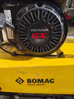 Reverzná vibračná doska Bomag - 4