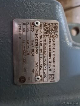 Predám prevodovaný el.motor 2,2kW 78ot/min. - 4
