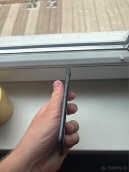 Predám iphone se 2020 čierny ND - 4
