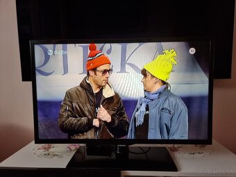 Predám LED TV Samsung UE40H5030AW Full HD - 4