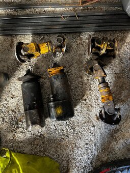 Predám kardany na Lkt81 - 4