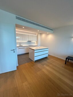 2i Luxusný byt priamo na nábreží Dunaja v Eurovea - 4