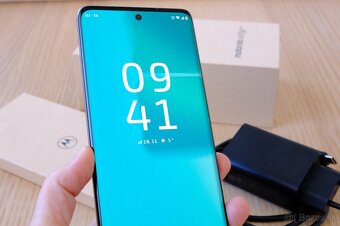 Predám mobil Motorola Edge 40 - 4