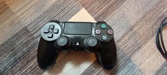 Playstation 4 Slim - 4