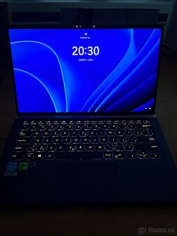 Asus Zenbook - 4