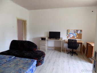Na predaj suchý 3 izb. domček v obci Rúbaň . - 4