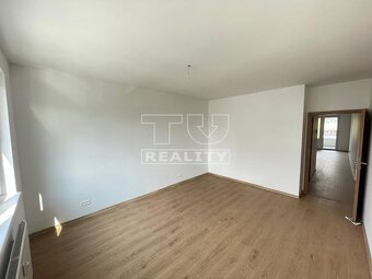--REZERVOVANÝ-- 3 IZBOVÝ BYT , ZELENÉ VLČINCE, 84m2 - 4
