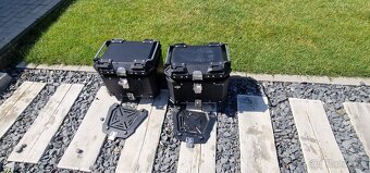 Predám vrchne kufre na motorku 35l - 4