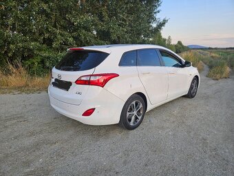Hyundai i30 1.6 CRDi Family – spoľahlivé auto po servise - 4