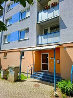 Prenájom slnečný 2-izbový TEHLOVÝ byt s loggiou, nezariadený - 4