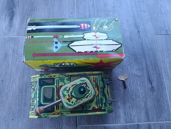 Stará plechová hračka tank T 121 - 4