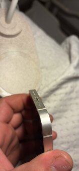 Predám iPhone 13 128GB - 4