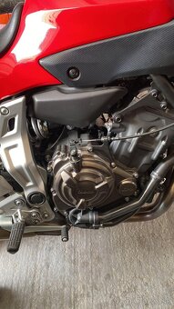 Yamaha mt 07 - 4