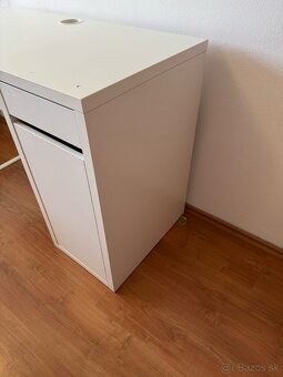 Ikeacky stol Micke - 4