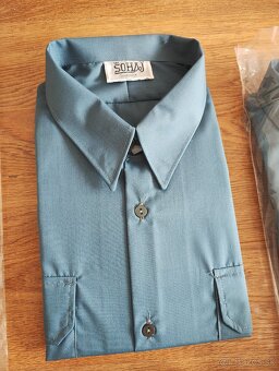 RETRO uniformy ČSAD s visačkami a odznakmi-nález z pody - 4