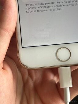 iPhone 7 32 GB Gold - 4
