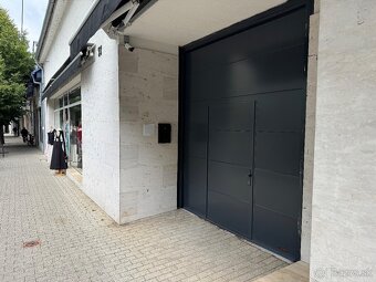 NA PREDAJ Obchodný priestor v centre - KOMÁRNO - 4