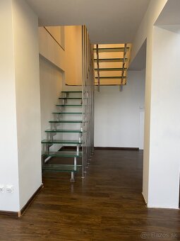 Atraktívna mezonetová kancelária v centre pri Auparku - 4