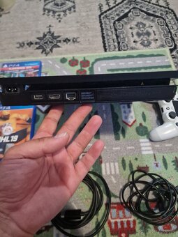 Playstation 4 1TB - 4