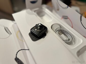 Apple Watch 5 | 44mm - 4