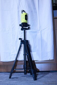 Samonivelačná krížová laserová vodováha + stativ + okuliare - 4