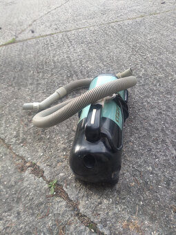 RETRO FUNKčNY VYSAVAč - 4