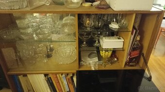 Predám vitríny/ poličky - 4