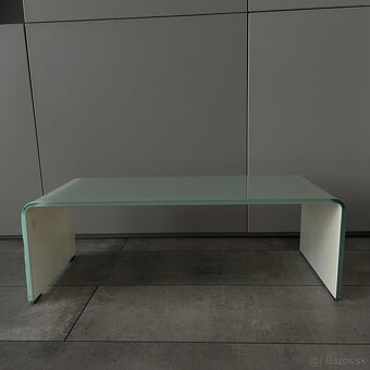 Podstavec zo skla . - 4