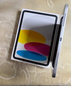 Apple iPad 256GB Wi-Fi Silver. Ako novy - 4
