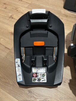 Cybex Aton 5 + isofix - 4