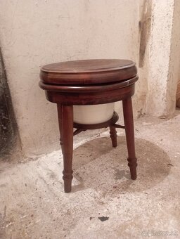 Historická toaleta WC - 4