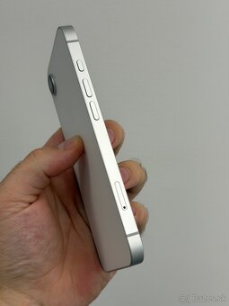 Predám Apple iPhone 16e White 128GB Black– top stav - 4