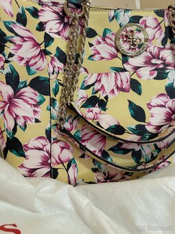 Guess - 4