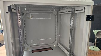 Triton 19" závesný rack 12U/600mm RBA, sivý - 4