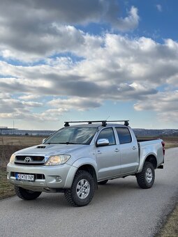 Toyota Hilux 2009 2.5d 4x4 REZERVOVANE DO 9.6 - 4
